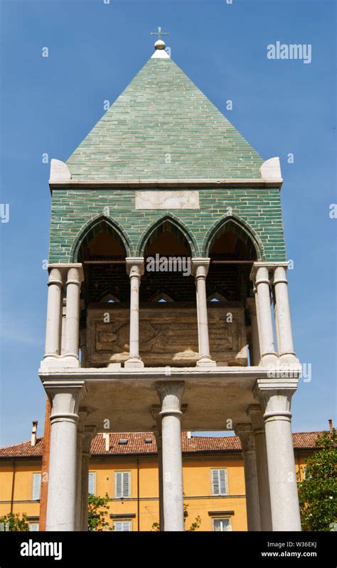 Medieval ark of Glossatory (Tombe dei Glossatori), great masters of law ...