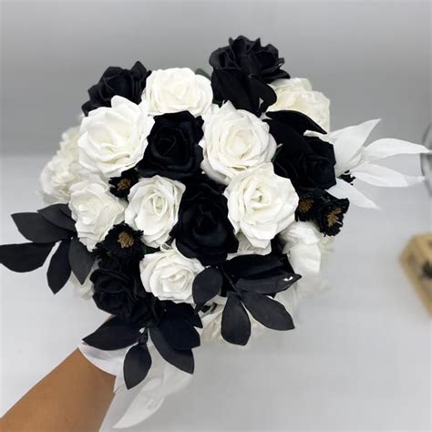 Black and white bridal bouquet. Black and white wedding bouq - Inspire Uplift