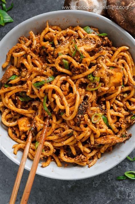 Stir-Fried Spicy Garlic Udon Noodles - The Foodie Takes Flight