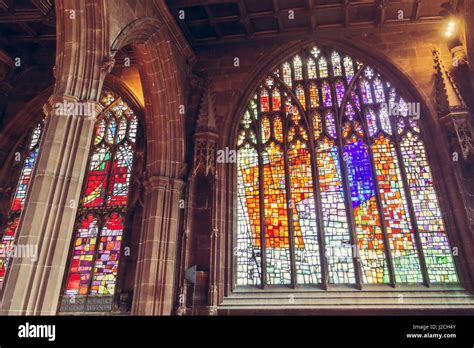 Manchester cathedral interior hi-res stock photography and images - Alamy