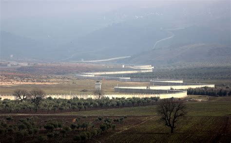 Turkey-Syria border wall completed by half - Daily Sabah