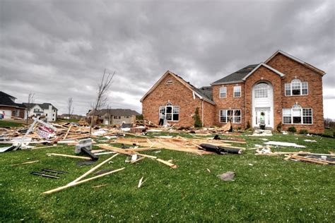 File:Tornado Damage, Illinois 1.JPG - Wikimedia Commons