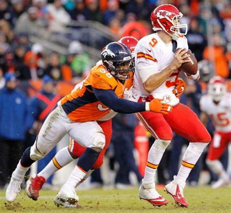 LB Von Miller sacks Chiefs QB Brady Quinn. Broncos vs. Chiefs 12-30 ...