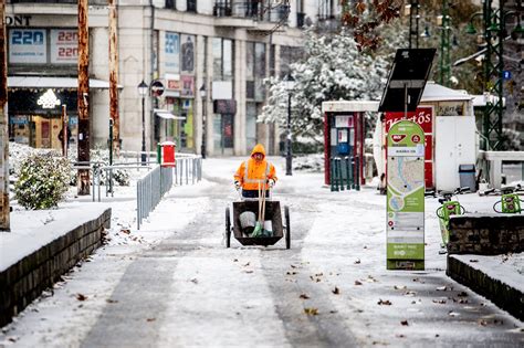 Snow covers Budapest – see these classic scenes!