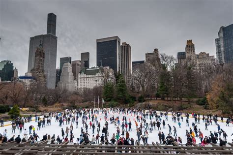 Ice skating in New York editorial photo. Image of american - 134427291