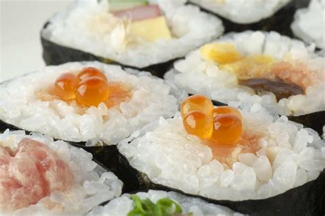 Easy sushi fillings ideas: traditional, homemade, and vegan - Cooking24h