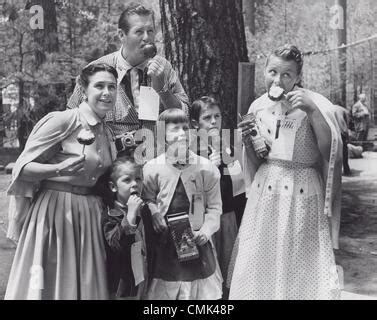 DON DEFORE with his family , wife Marion Holmes , children Penny Lu DeFore , David DeFore ...