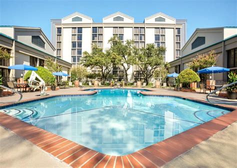 The Top Hotels Near Dallas Airport to Bookend Your Trip