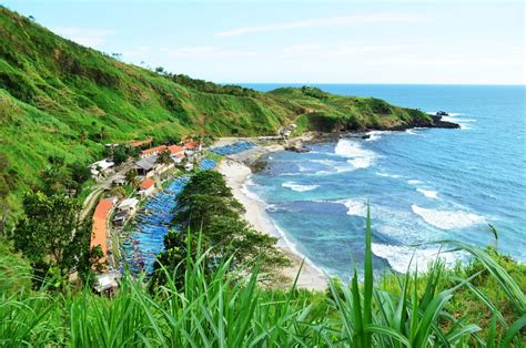 Wisata Pantai Menganti Kebumen (Camping, Biaya dan Tiket) - JanganLupaBahagia.com