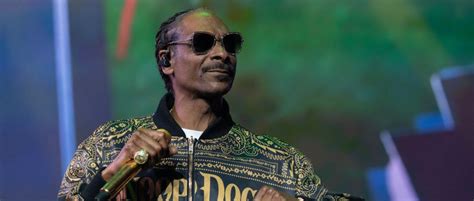 Snoop Dogg Revealed He Once Housed A Cockroach That ‘Grew To The Size Of A Whole Dollar Bill ...