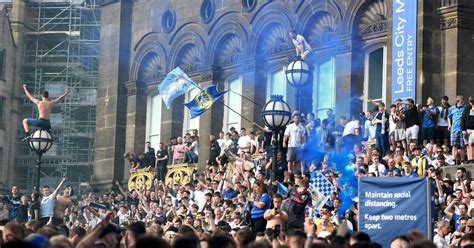 Thousands of Leeds United fans celebrate in city centre with reports of arrests - Mirror Online