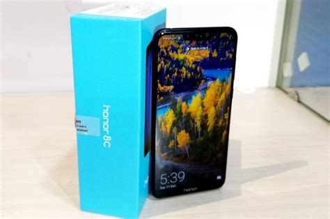 Honor 8C review: Big battery and a decent camera at the back