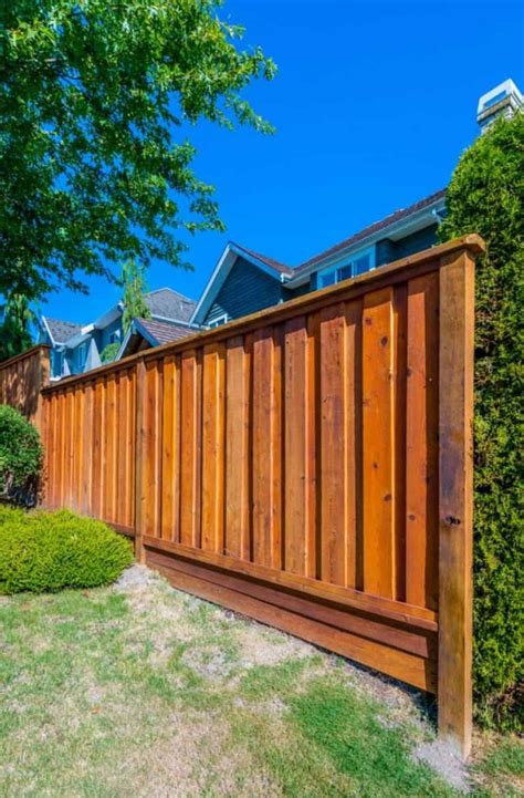 Timeless and Durable Wooden Fence Design Ideas | Wood fence design, Fence design, Privacy fence ...