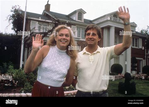 THE WAR OF THE ROSES KATHLEEN TURNER, MICHAEL DOUGLAS Date: 1989 Stock Photo - Alamy