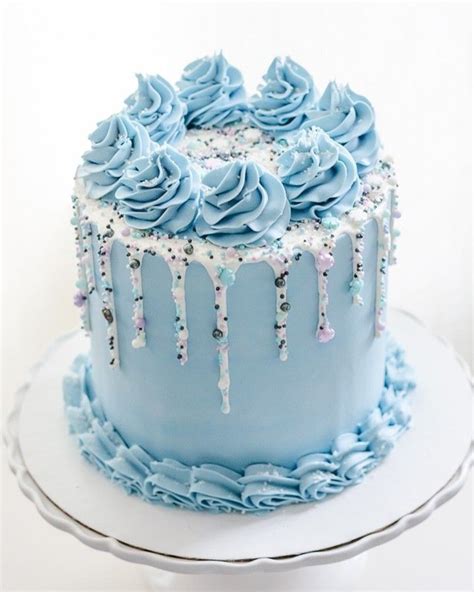 blue birthday cake | Blue birthday cakes, Birthday cake decorating, Beautiful birthday cakes