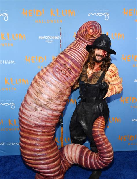 Heidi Klum wins Halloween with 2022 costume: a giant worm