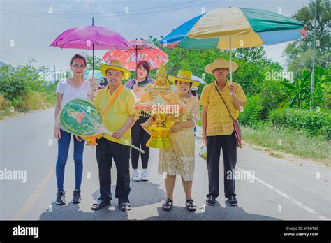 RATCHABURI-Thailand, April 14 : Ordination ceremony parade in buddhist ...