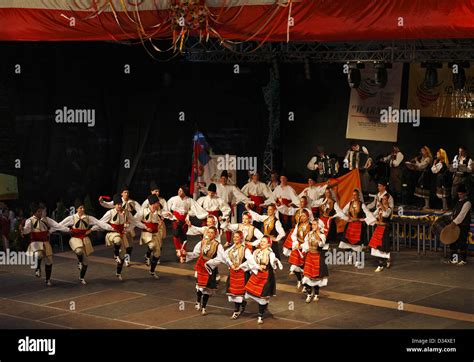 Serbian folk dance performance Stock Photo - Alamy