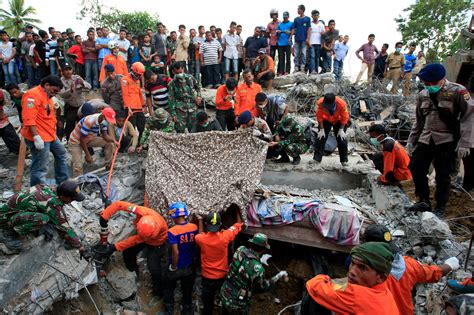 Indonesia Earthquake Kills More Than 100 in Aceh Province - The New ...