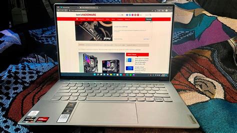 Lenovo IdeaPad Slim 7 Carbon Review: A Super Slim Figure With OLED ...