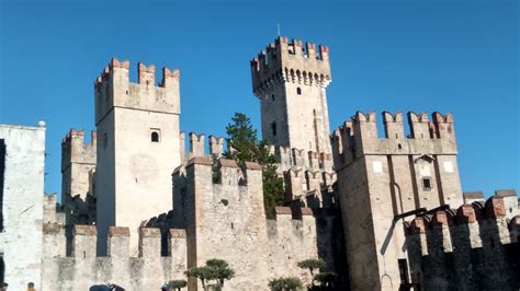 Castle of Sirmione, Lake Garda, Italy [2560x1440] : castles