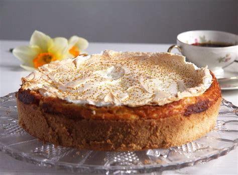 German Cheesecake with Low-Fat Quark and Meringue Topping