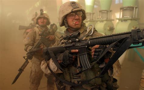 CQB with Marines, Second Battle of Fallujah, 2004 [3840x2400] : r/USMC