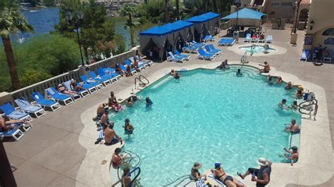 Pools and Cabanas | Harrah's Laughlin