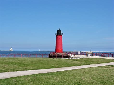 US part of Great Lakes - Wisconsin / Milwaukee Pierhead lighthouse ...