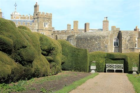 Walmer Castle & Gardens (EH) 20-04-2012 | Built during the r… | Flickr