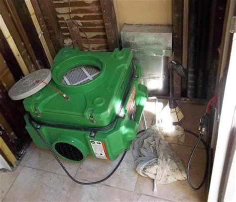 What is an AIr Scrubber and why do we use them? | SERVPRO of Clifton