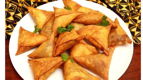 Kenyan beef samosa tutorial | Beef samosa, Samosa recipe, Recipes