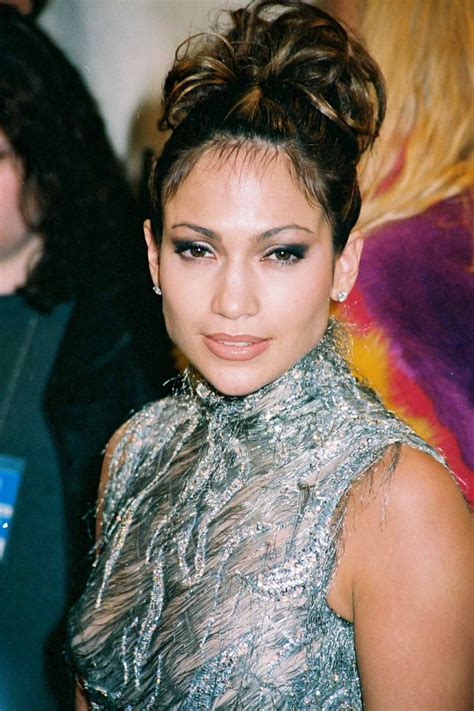 90s Beauty Trends - Celebrity Makeup, Hair Looks