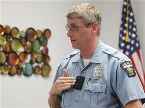 Toledo police unveil new body cameras | The Blade