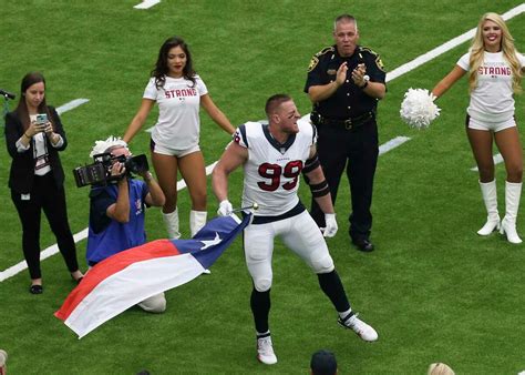 Texans' J.J. Watt injures finger, returns in 'terrible' loss