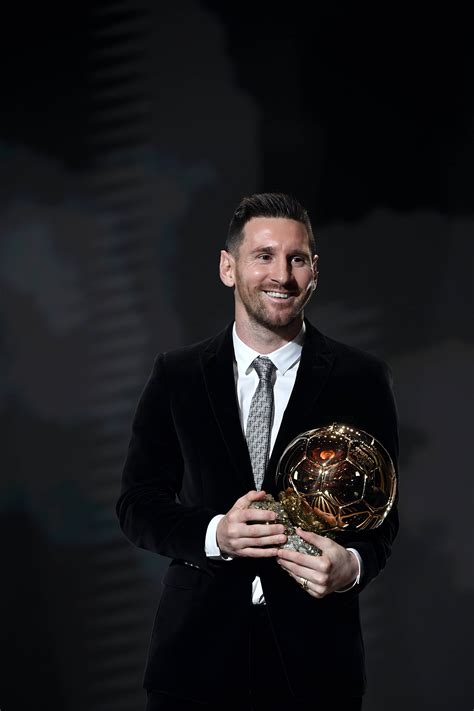 Balón de Oro: Messi, campeón vigente y en lo más alto del podio por un año más - TyC Sports