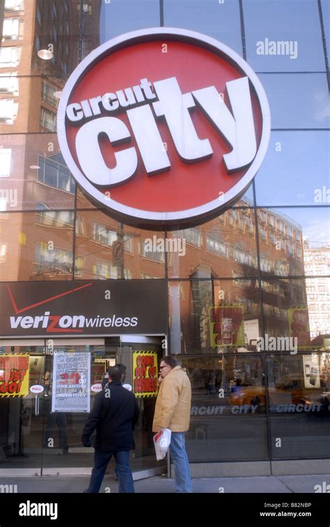 A Circuit City electronics store in New York Stock Photo - Alamy