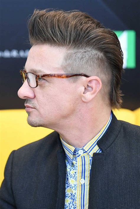 Pin on Jeremy Renner 3 Rachel Wesiz DJHEIRMA Jawak Football Hairstyles ...