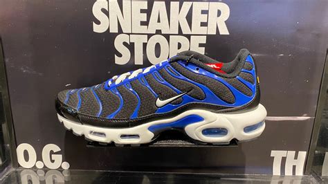 Nike Air Max Plus Tuned 1 Tn (Black/White/Racer Blue) - YouTube