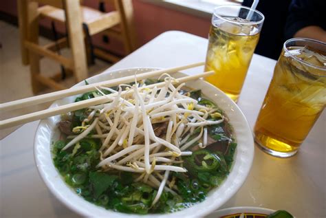 Pho vs Ramen: The Difference Between These Soups