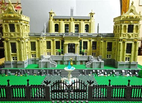 Lego Bruce Wayne Mansion