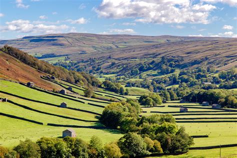 Landscape Photograph of Swaledale fields and barns, Yorkshire, UK | Landscape photographers ...