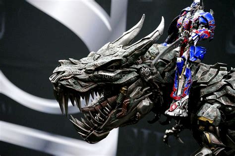 SDCC 2014 Prime 1 Studio Grimlock and Optimus Prime Statue Additional ...