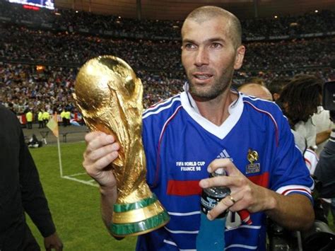 World Cup 2010: Zinedine Zidane May Lend A Hand To Algeria | Goal.com