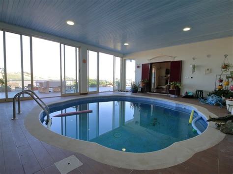 Luxury villas with indoor pool for sale in Lisbon, Lisbon, Portugal ...