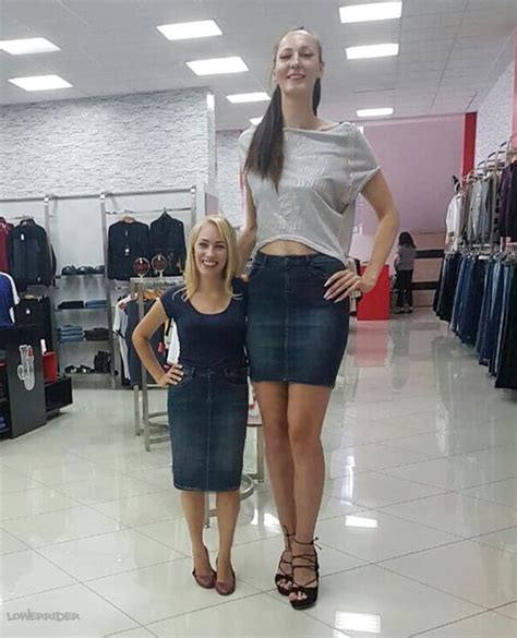 Image Result For Tallest Woman In The World Tall Women Giant People - Photos