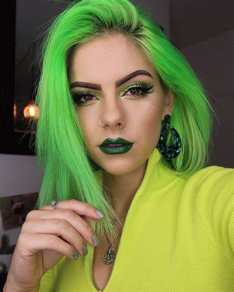 Pin by Samantha 🥺 on • Hair • | Neon green hair, Short green hair, Hair ...