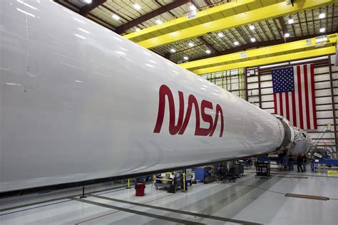 NASA's famous 'worm' logo crawls back into action on SpaceX rocket | Space