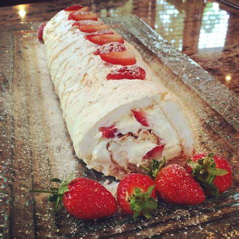 raspberry meringue roulade mary berry