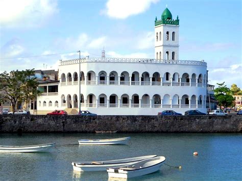 15 Reasons To Stop And Visit These African Islands | Comores, Endroits à visiter, Iles comores